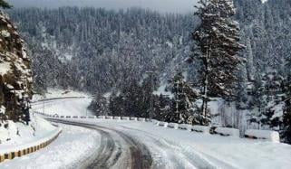 مری میں آج رات سے شدید برفباری کا امکان، تمام محکموں کو متحرک رہنے کی ہدایت