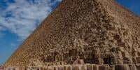 عظیم اہرامِ مصر کیسے تعمیر کیے گئے؟ سائنسدانوں کا نیا دعویٰ سامنے آگیا
