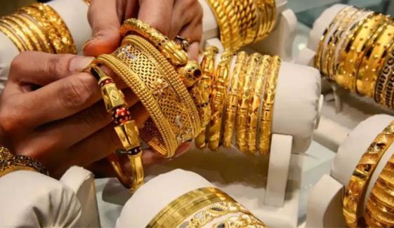ملک میں سونے کی قیمت کا ایک اور ریکارڈ: فی تولہ ساڑھے 5 لاکھ روپے سے تجاوز کر گیا