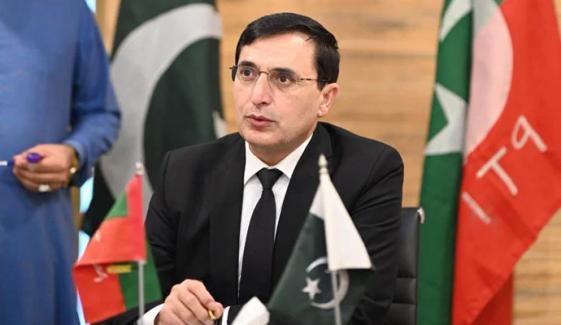 بانی کو اسپتال لے جانے کی خبر پر اہلِ خانہ میں شدید تشویش پائی جارہی ہے: بیرسٹر گوہر