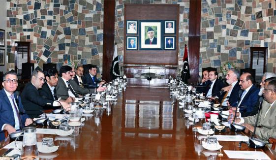 نیب نے 4 لاکھ 61 ہزار ایکڑ زمین واپس لے لی، چیئرمین نے دستاویز وزیراعلیٰ سندھ کے حوالے کردیں