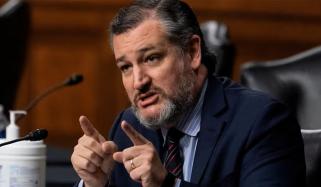 ایران میں مظاہرین کو مسلح کرنا ہوگا: امریکی سینیٹر