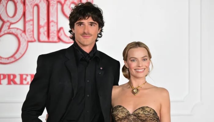 Margot Robbie, Jacob Elordi stun in dark look at Wuthering Heights premiere