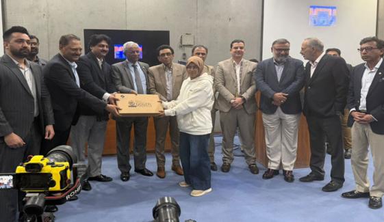 18 کروڑ نوجواں کو جدید تعلیم کے ذریعے تیار کرنا ہے: ڈاکٹر خالد مقبول