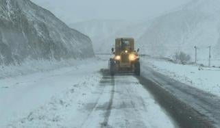 ملک کے بالائی علاقوں میں خون جماتی سردی