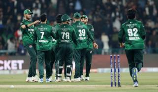 پہلا ٹی ٹوئنٹی، پاکستان نے آسٹریلیا کو 22 رنز سے ہرادیا