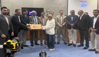 18 کروڑ نوجواں کو جدید تعلیم کے ذریعے تیار کرنا ہے: ڈاکٹر خالد مقبول