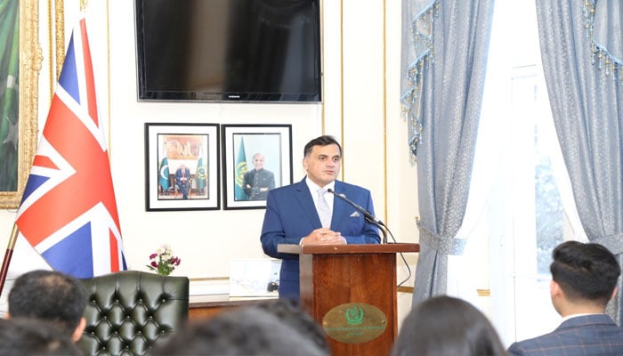 پاکستان ہائی کمیشن لندن میں عالمی منظرنامے پر پاکستان کی بڑھتی ہوئی اہمیت کے موضوع پر مباحثہ