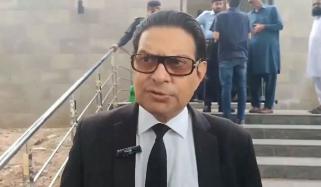 بانیٔ پی ٹی آئی کو ہفتے کی شام اڈیالہ جیل سے پمز اسپتال لانا خفیہ رکھا گیا: سلمان اکرم راجہ