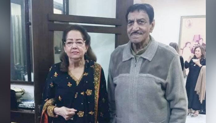 پاکستان فلم انڈسٹری کے دونوں ستاروں نے فلموں کے سنہری دور کی یادیں تازہ کیں۔