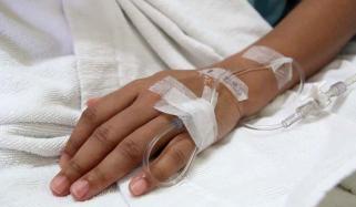 کراچی: کلینک میں ڈرپ لگوانے والا مریض فائرنگ سے جاں بحق