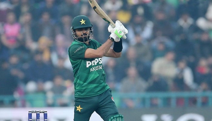 بابر نے ٹی20 انٹرنیشنلز میں کوہلی کا سب سے زیادہ نصف سنچریوں کا ریکارڈ توڑ دیا