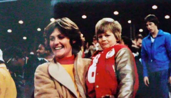 Tom Brady (with his mom) when he was 4 years old