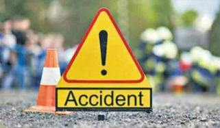 ملتان: موٹر وے پر عبد الحکیم کے قریب بس اور وین میں ٹکر، 4 افراد جاں بحق