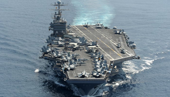 طیارہ بردار جہاز یو ایس ایس ابراہم لنکن - فوٹو: فائل