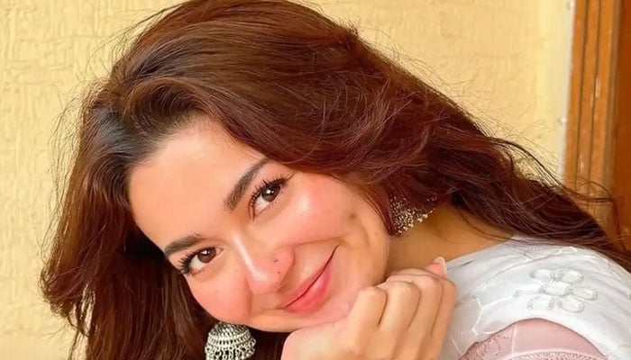 Hania Aamir sends powerful message to people struggling with eating disorders