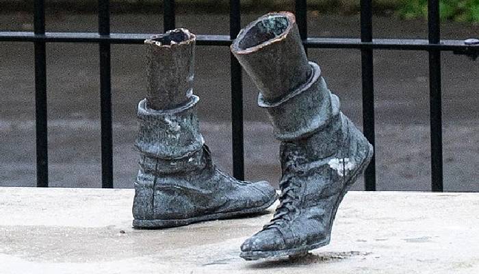 Teddy Baldock, British boxing champion statue stolen in East London park