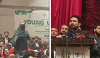 وزیراعلیٰ خیبر پختونخوا سے تقریب کے دوران طالبہ کا دلچسپ مکالمہ