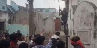 معذور شخص نے مسجد کا دفاع کر کے بہادری کی مثال قائم کر دی