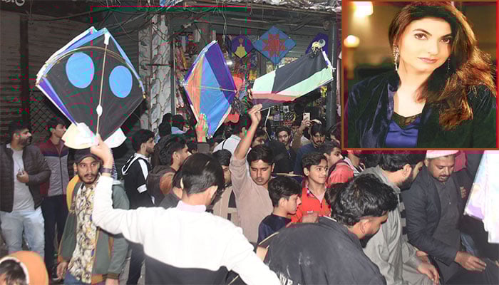 گلوکارہ فریحہ پرویز نےدل ہوا بو کاٹاگا کر دِلوں کے تار چھیڑے۔ فوٹو: آن لائن