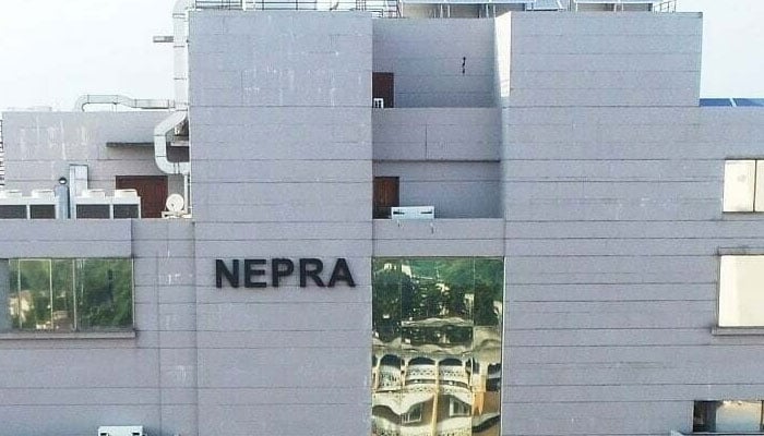 نیپرا نے فیول پرائس ایڈجسٹمنٹ مد میں بجلی مہنگی کردی