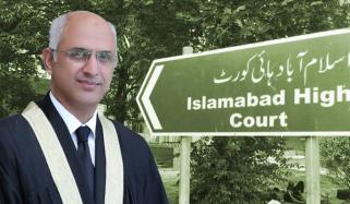 گھر بیوی کے نام کرانا بڑی بات نہیں، میری جائیداد بھی اہلیہ کے نام ہے: جسٹس محسن کیانی  