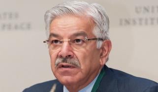 خودکش حملہ آور پاکستانی شہری تھا، خواجہ آصف