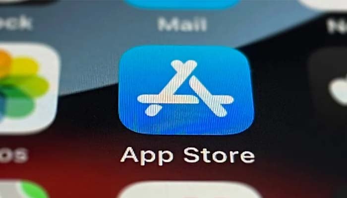 Apple moves to ban anonymous chat apps from App Store