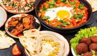 میڈیٹیرینین غذا خواتین میں فالج کے خطرے میں نمایاں کمی کا باعث ہیں: تحقیق