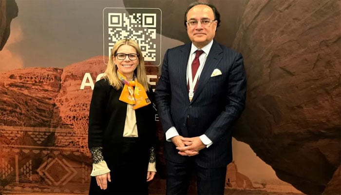 وزیر خزانہ محمد اورنگزیب عالمی بینک کی مینجنگ ڈائریکٹر اینا بیارڈ سے ملاقات کے موقع پر - فوٹو بشکریہ ریڈیو پاکستان