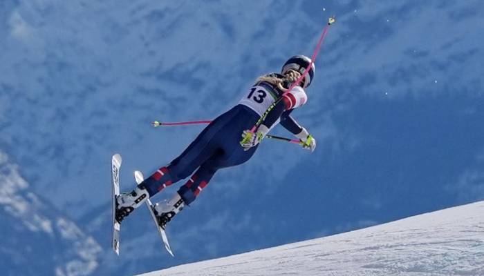 Lindsey Vonn crashes in winter Olympics downhill run