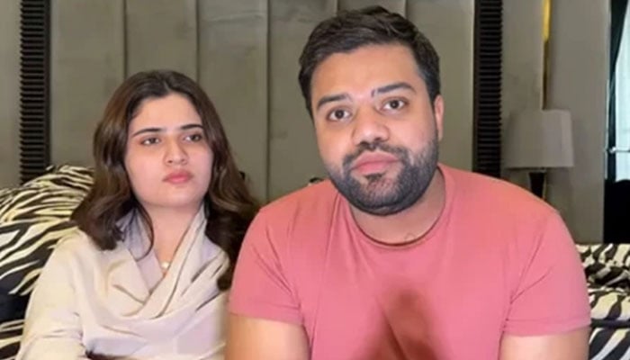 یوٹیوبر ڈکی بھائی اور ان کی اہلیہ----فائل فوٹو