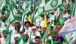 بھارت امریکا تجارتی معاہدہ، مودی کی ناکام پالیسیوں کے باعث بھارتی کسان سراپا احتجاج