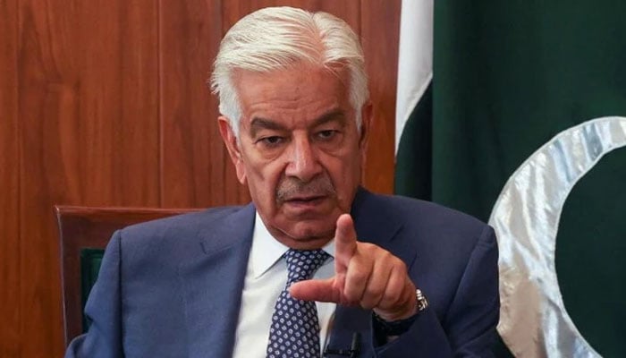 وزیرِ دفاع خواجہ آصف— فائل فوٹو