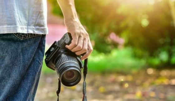 سندھ: سرکاری گرلز کالجز میں فوٹو گرافی پر پابندی عائد