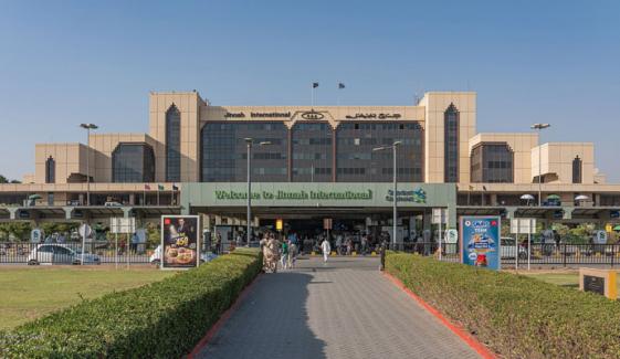 جناح انٹرنیشنل ایئر پورٹ پر بد انتظامی، قومی اسمبلی میں احتجاج