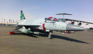  ورلڈ ڈیفنس شو 2026ء: پاکستان کے جے ایف 17 تھنڈر بلاک تھری اور سپر مشاق طیارے کی دھوم