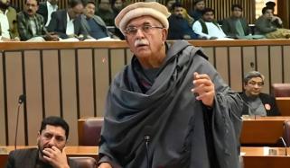 جذباتی باتیں نہیں کیں، اپنے الفاظ پر قائم ہوں: محمود اچکزئی کا خواجہ آصف کو جواب