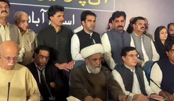 اپوزیشن کا پارلیمنٹ ہاؤس کے باہر دھرنا دینے کا فیصلہ، ذرائع