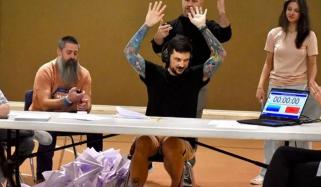 صرف 1 گھنٹے میں کاغذ کے 250 جہاز بنانے کا نیا ریکارڈ