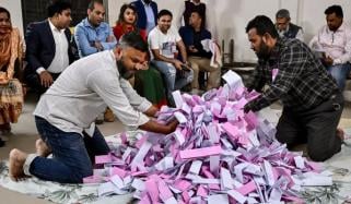 بنگلادیش: 62 فیصد ووٹرز نے اصلاحات کے حق میں ووٹ ڈالا