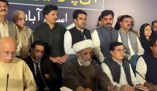 اپوزیشن کا پارلیمنٹ ہاؤس کے باہر دھرنا دینے کا فیصلہ، ذرائع