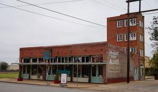 دنیا کی سب سے چھوٹی اسکائی اسکریپر ایک بڑے فراڈ کا نتیجہ، صرف 40 فٹ بلند