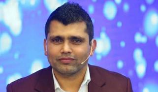 پی ایس ایل آکشن میں عمر اکمل کو شامل نہ کرنے پر کامران اکمل پی سی بی سے ناراض