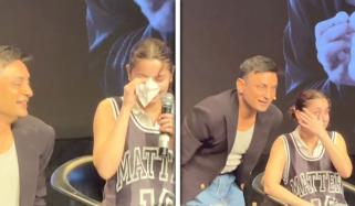 ہانیہ عامر شو کے دوران جذباتی ہو کر رو پڑیں