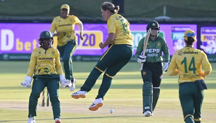 جنوبی افریقہ ویمن نے پاکستان کو 6 وکٹوں سے شکست دے دی