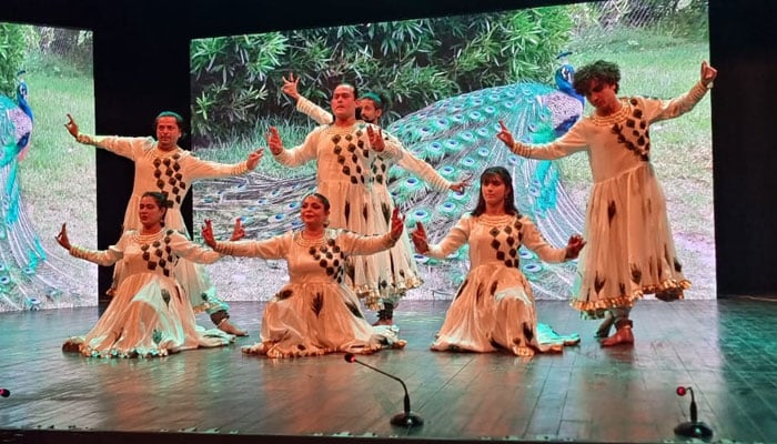 آرٹس کونسل میں کتھک کے ضبط اور نزاکت کی شاندار پیشکش’’اقسامِ ناچ: اندازِ کتھک‘‘