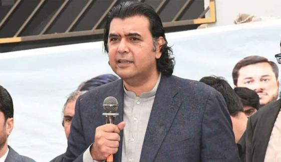 اپوزیشن کا احتجاج: پارلیمنٹ کے باہر مصطفیٰ نواز کھوکھر کو روک لیا گیا