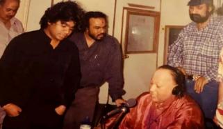 نصرت فتح علی خان سے ملاقات روحانی تجربہ تھی: اے آر رحمٰن