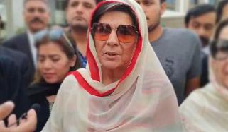 سلمان صفدر نے بتایا کہ بانیٔ پی ٹی آئی کی آنکھ سے پانی نکل رہا تھا: علیمہ خان 